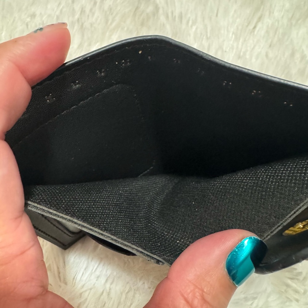 Wallet with Rivets Turnlock Closure - Picture 5 of 5